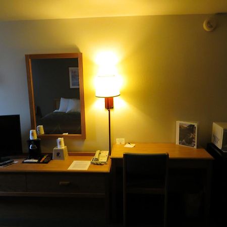 Super 8 By Wyndham Spearfish Hotel Kamer foto