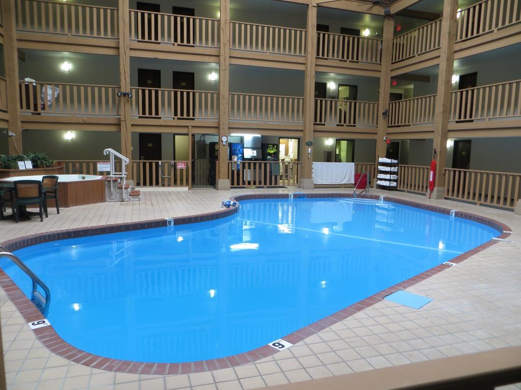 Super 8 By Wyndham Spearfish Hotel Buitenkant foto